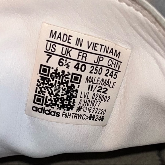 Adidas Samba Sneakers sz 7 - Picture 8 of 9